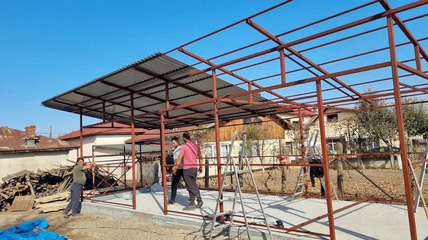 Structură metalică Octafab în timpul montajului